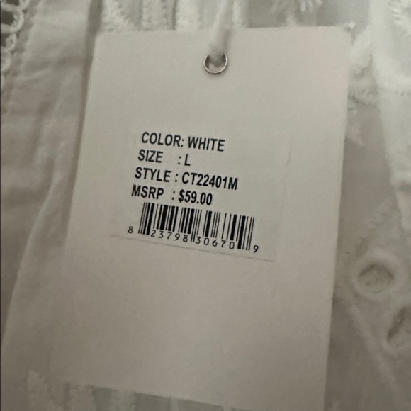 Chic White Eyelet Blouse - Picture 5 of 6